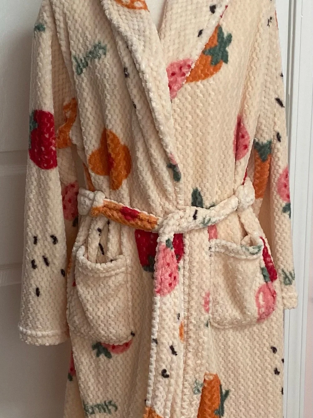 Source Unknown Cream Plush Robe with Pink, Orange and Green Fruit Print - Picture 1 of 4